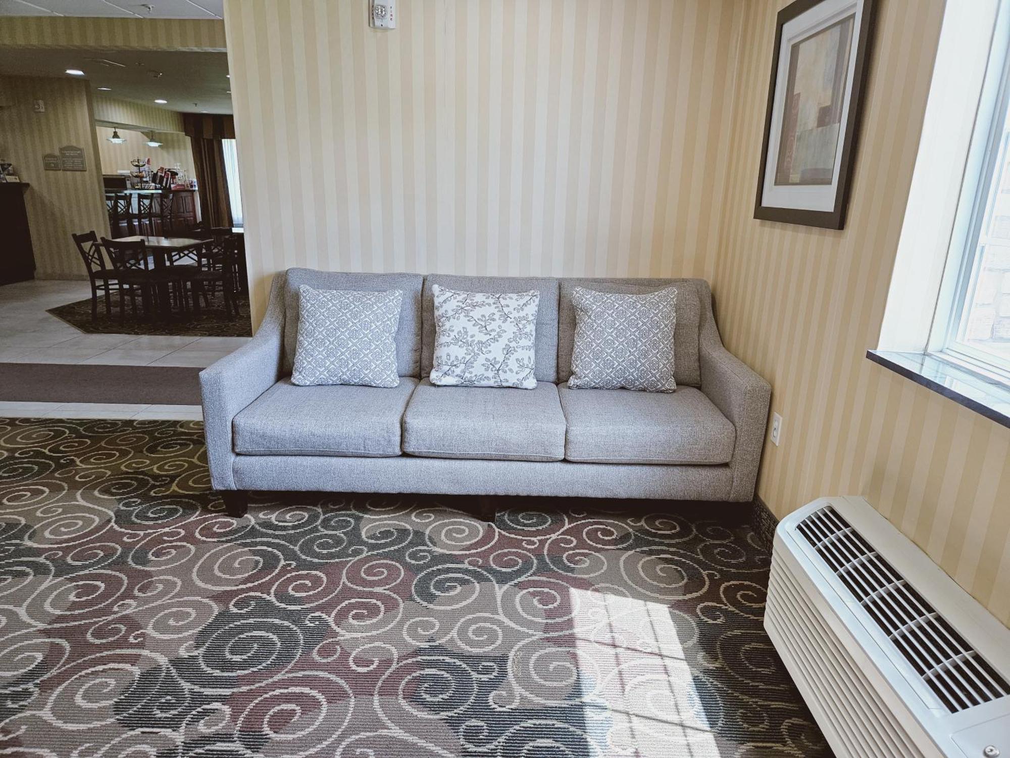 Cobblestone Inn & Suites - Bloomfield Eksteriør bilde