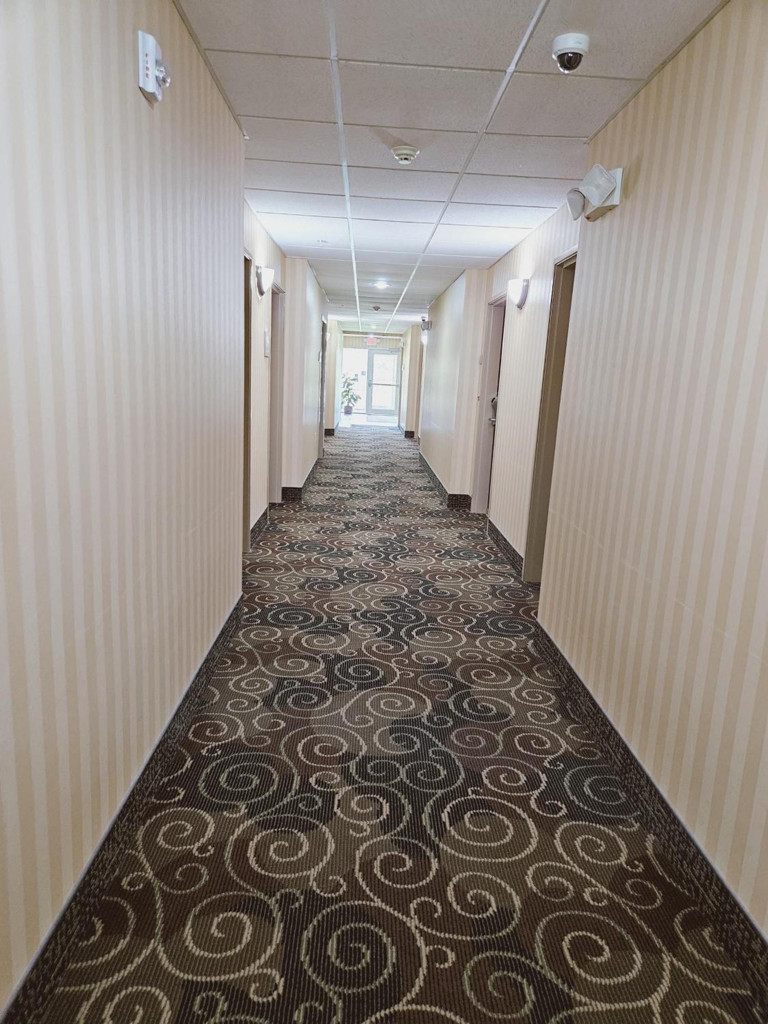 Cobblestone Inn & Suites - Bloomfield Eksteriør bilde