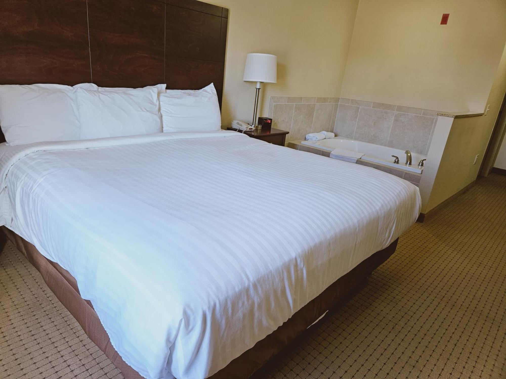 Cobblestone Inn & Suites - Bloomfield Eksteriør bilde