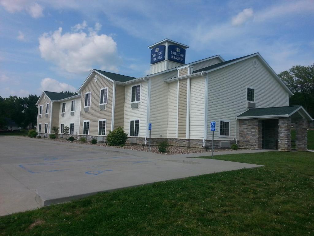 Cobblestone Inn & Suites - Bloomfield Eksteriør bilde