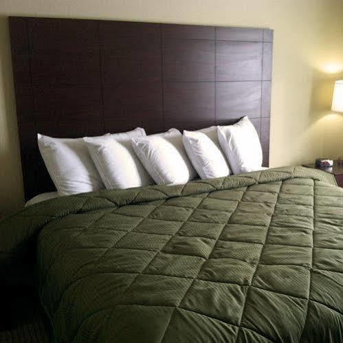 Cobblestone Inn & Suites - Bloomfield Eksteriør bilde